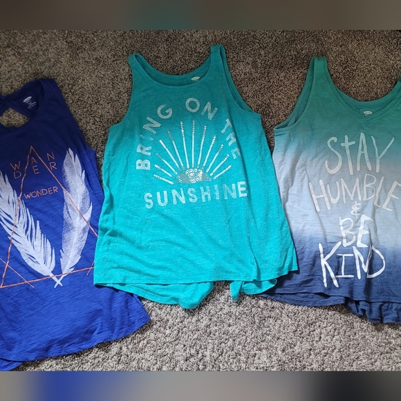 STUNNING 3 BLUE OLD NAVY TANK TOPS - Picture 1 of 9